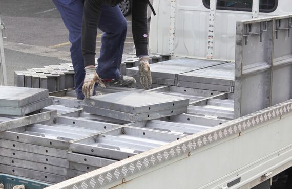 東京や関東各地にある工事現場で土工の正社員として働きませんか